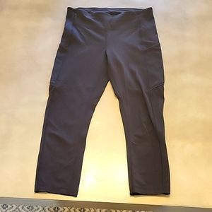 Women's Lululemon Speed light Size 6 cropped High Rise leggings